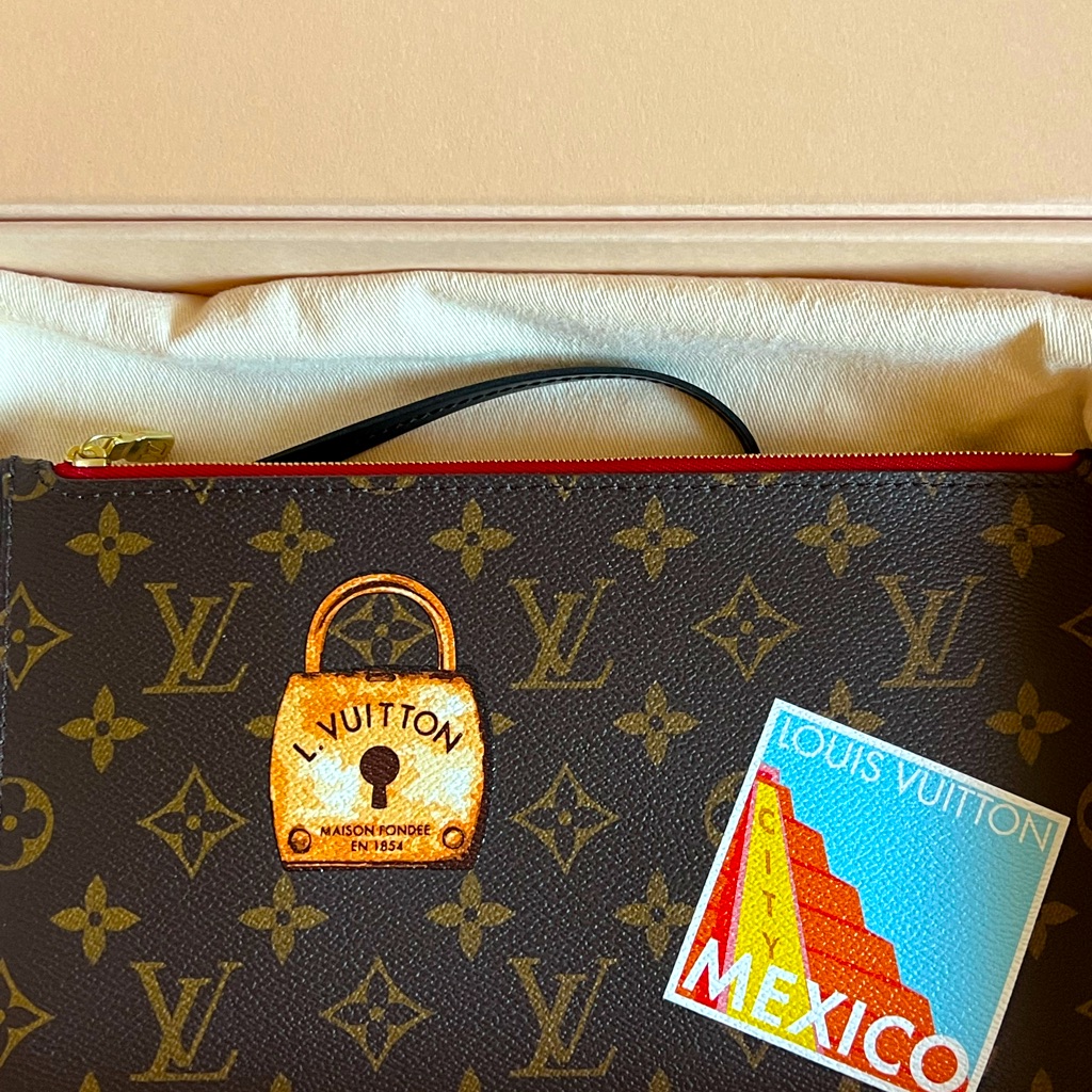 Louis Vuitton World Tour Wristlet